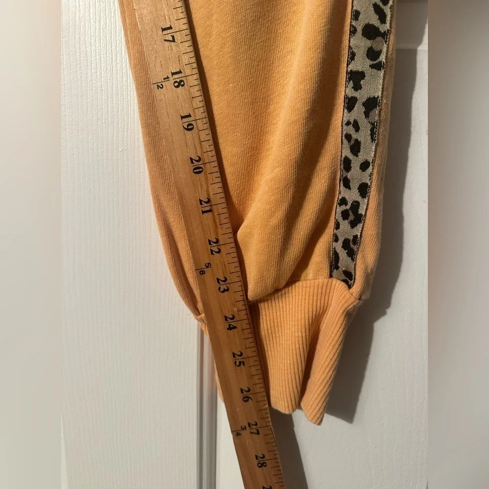 SUNDRY Size XS 0 Gold Joggers Tuxedo Stripes Animal Print Sweatpants Fall Autumn
